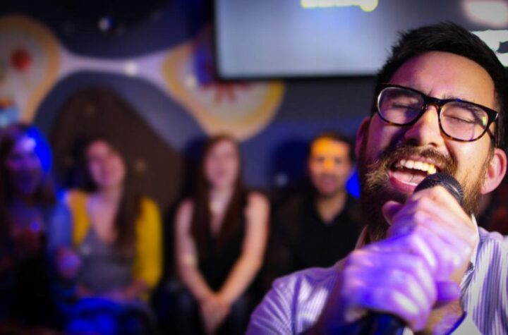 Excessive Kick Your Approach By way of Gangnam Karaoke in Leggings Room – Studiopretzel